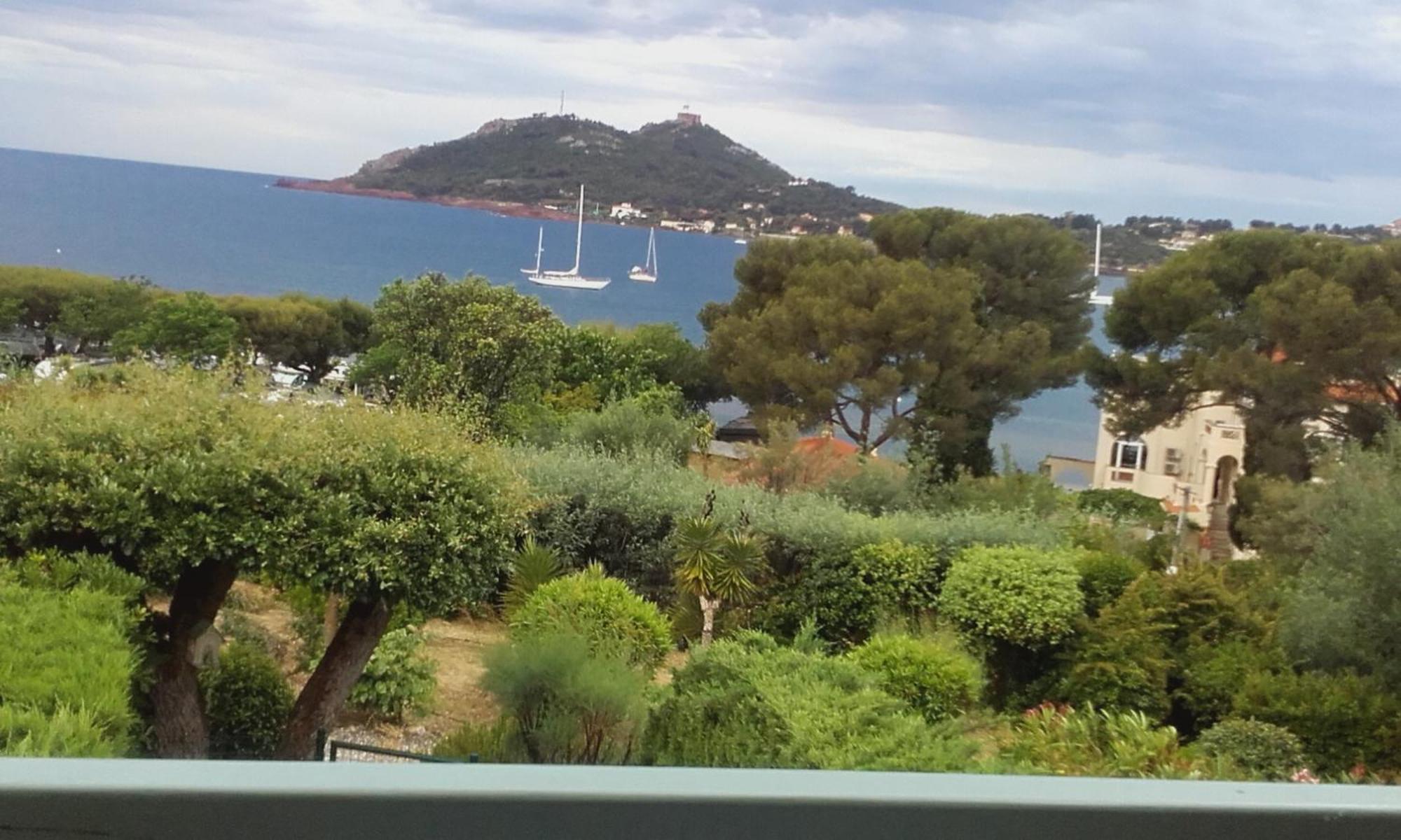 Appartement Vue Mer Piscines Parking Les Coraux Agay Plage Saint-Raphaël 외부 사진